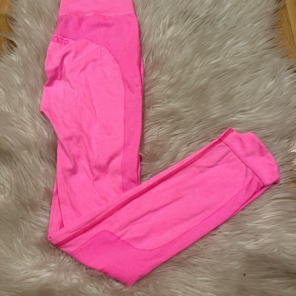 Women’s L/XL Pink Compression Pants.